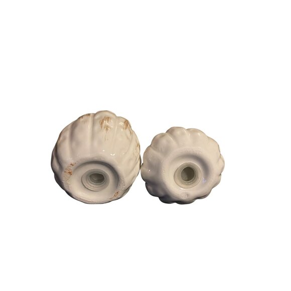 Pumpkin Shaped Ceramic Salt & Pepper Shakers Set Retired Fruit Shakers - Picture 7 of 10